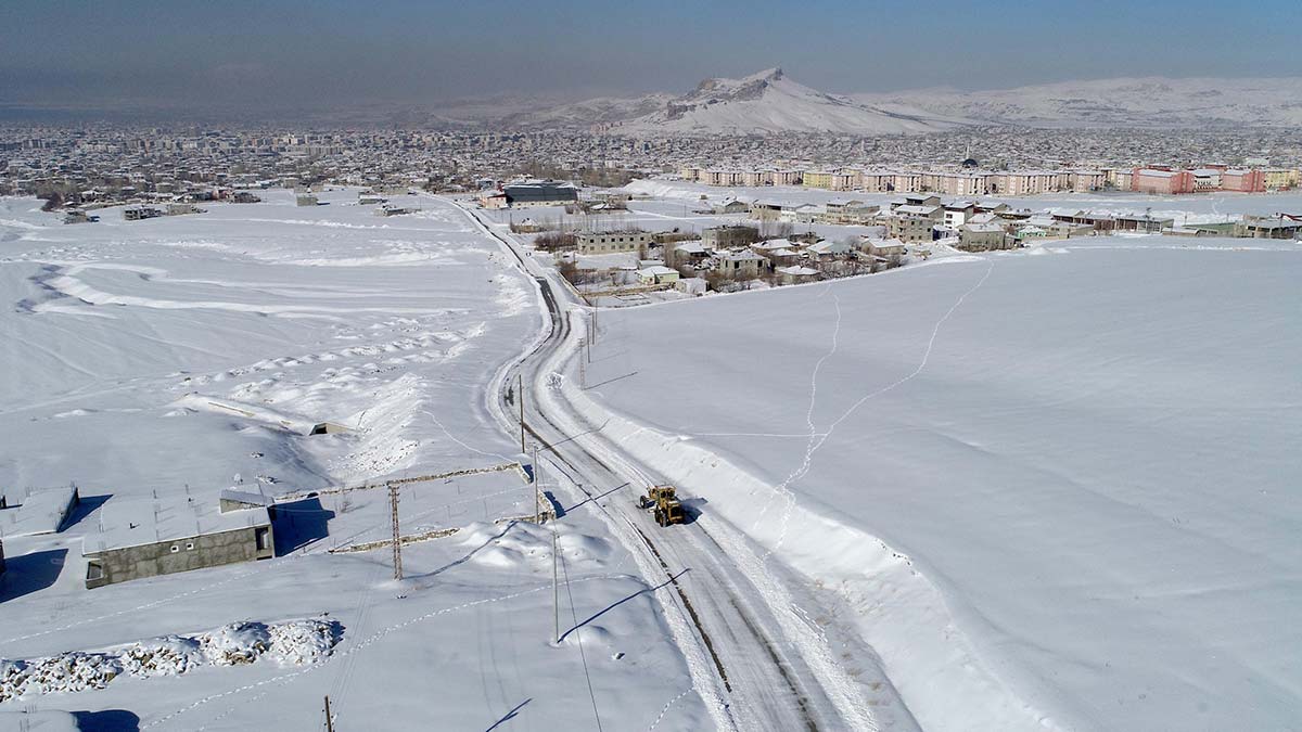 Van'da 180 yerleşim yeri yolu ulaşıma açıldı