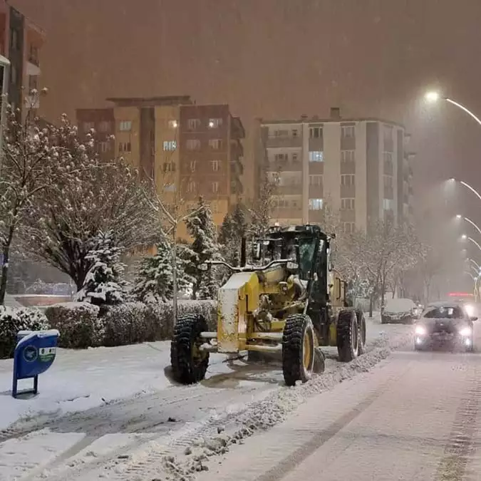 Van'da 180 yerleşim yeri yolu ulaşıma açıldı