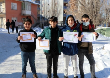 Öğrenciler karne heyecanı yaşayamadı