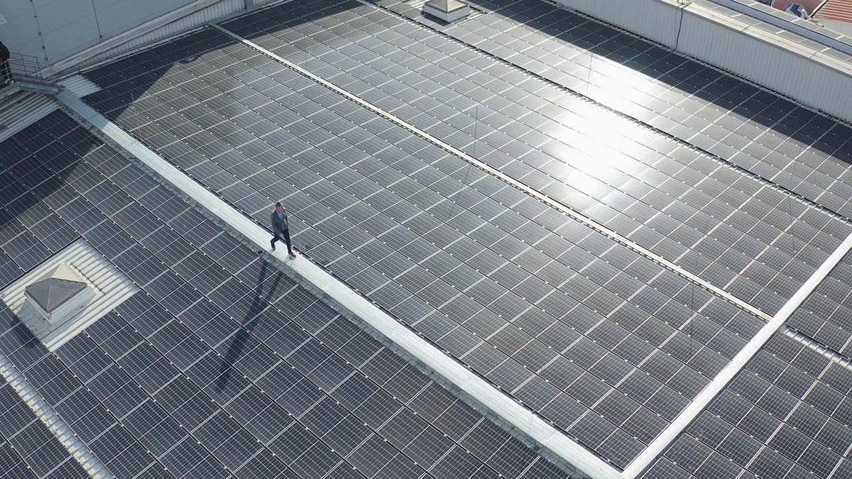 Tüm şebekemizde % 100 yenilenebilir enerji kullanıyoruz