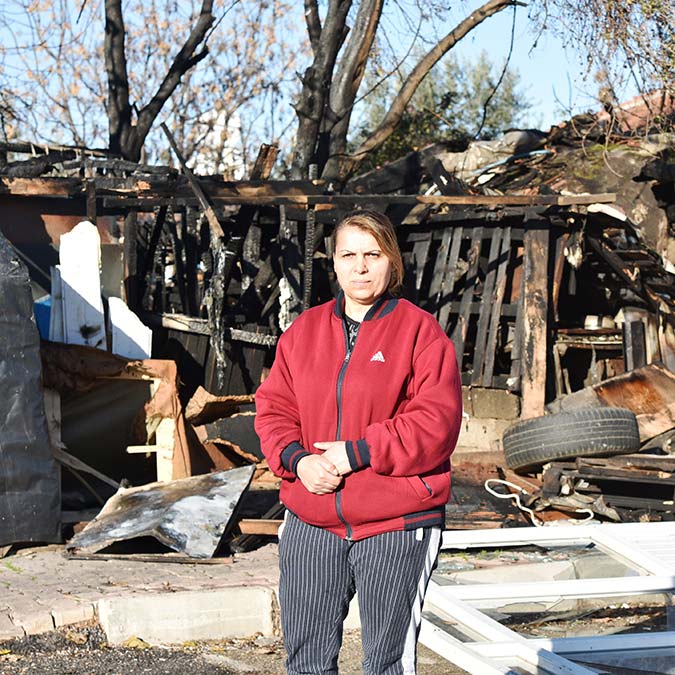 Yangında giyecek elbisemiz kalmadı