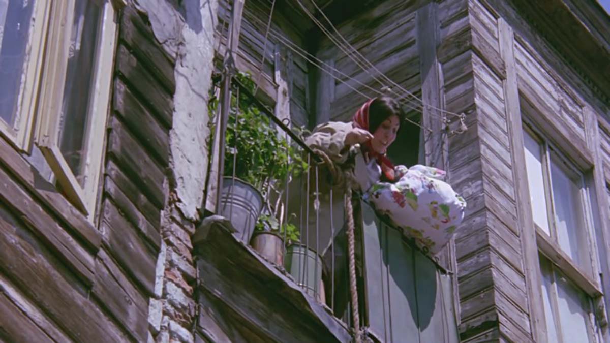 Yeşilçam evlerinin günümüzdeki hallerini sosyal medya hesabından paylaşan Kürşat Çetin, İstanbul Cankurtaran bölgesinde Yeşilçam tarihine ışık tutuyor.