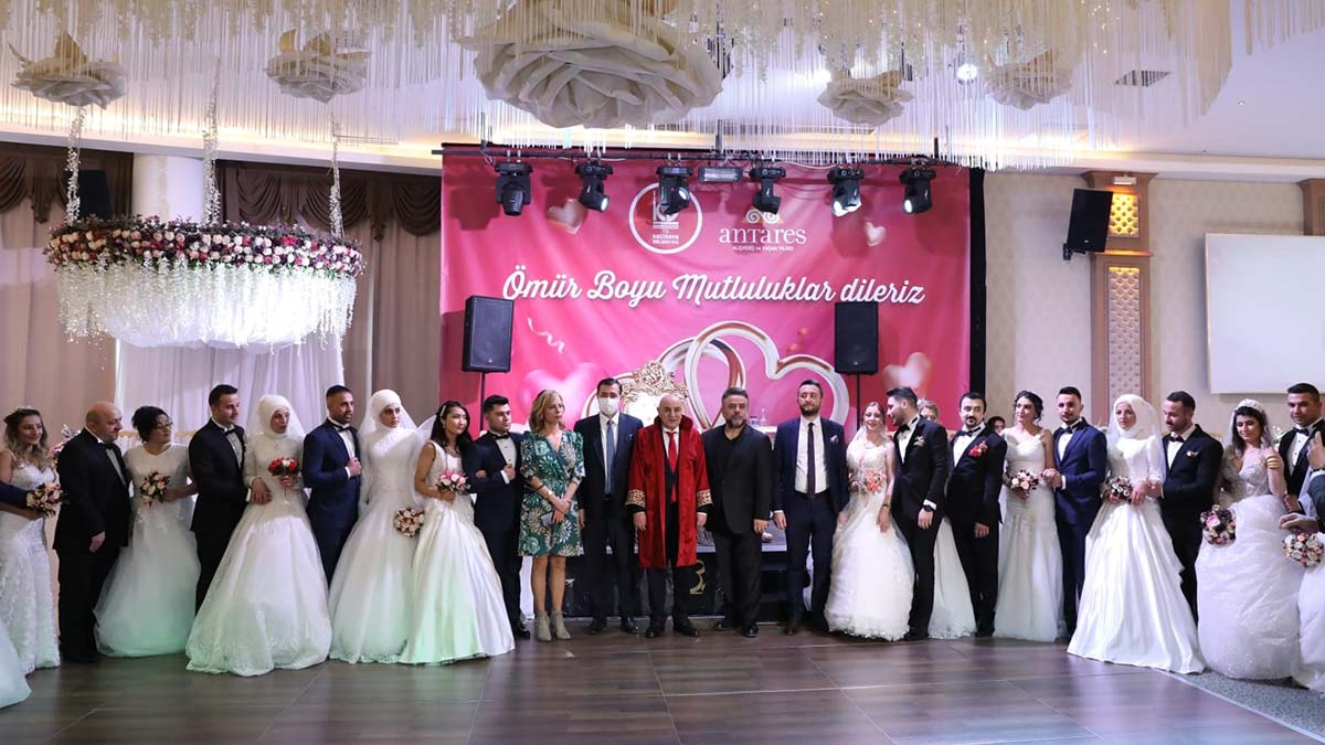 14 Şubat'ta 14 çift için nikah