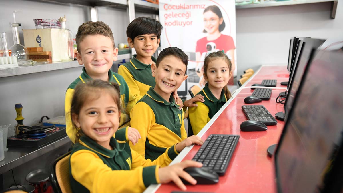 Çocuklara güvenli internet eğitimleri verilecek