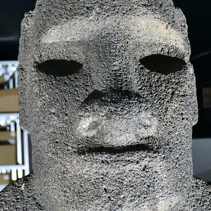 Moai heykeli Paskalya Adası'na dönüyor