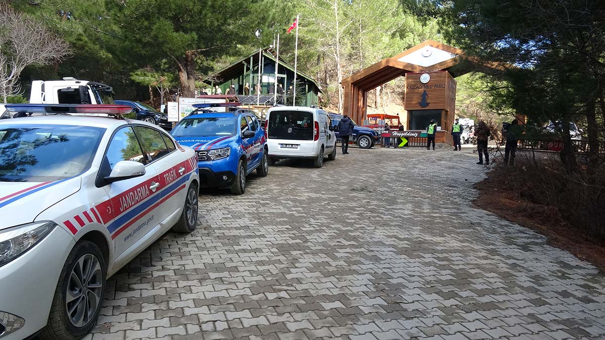 Mahsur kalan 17 asker ve belediye işçilerine ulaşıldı