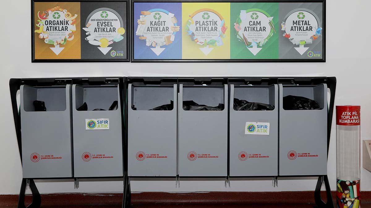 Atıkları çöpe değil geri dönüşüme