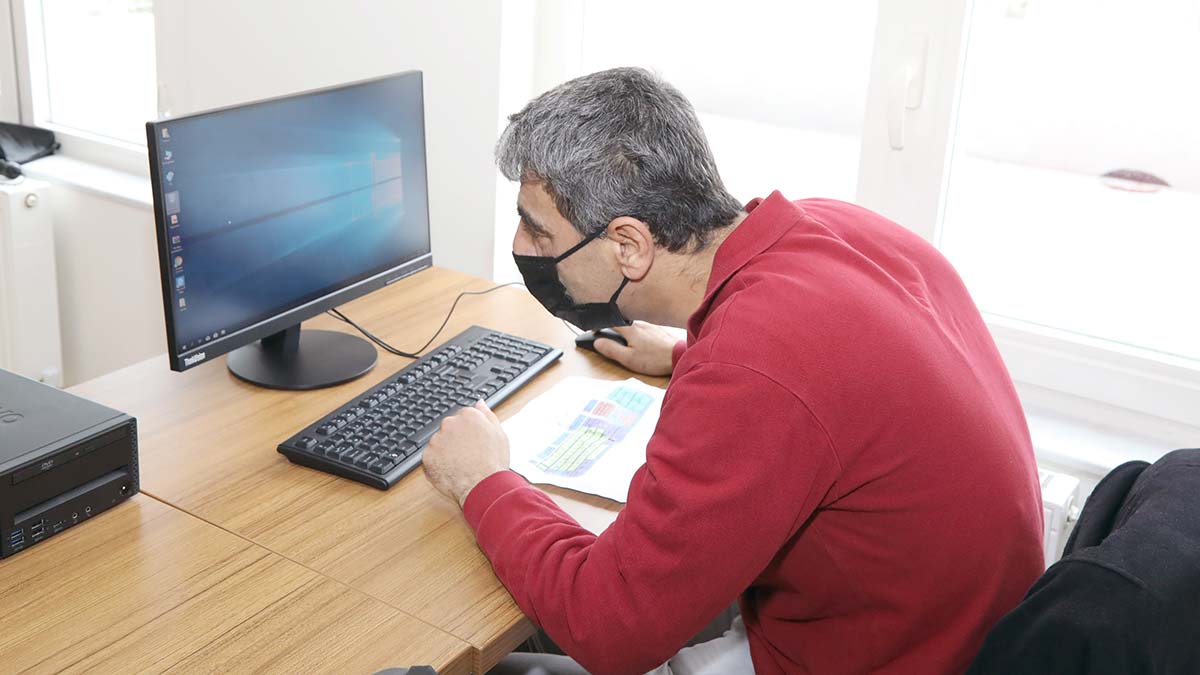 Çankaya Belediyesinin 2021 yılı ekim ayında hizmete açtığı Aşık Veysel Engelsiz Yaşam Merkezi, ergoterapi, müzik, aşçılık, dans, spor, engelsiz oyun evi, ebeveyn atölyesi, bilgisayar atölyesi birimleriyle engelli bireylere ücretsiz hizmet veriyor.