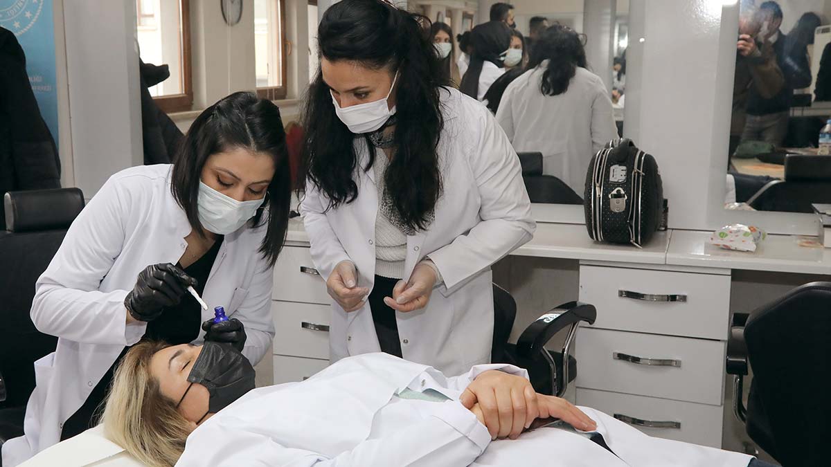 Kalıcı Makyaj Tekniği kursu ilgi görüyor