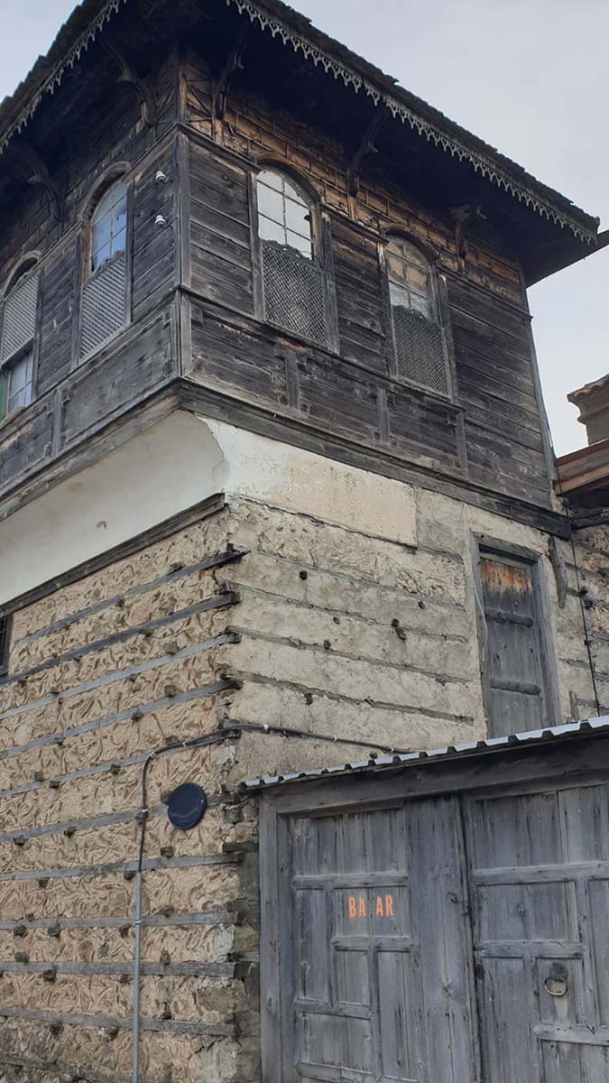 Antalya Valiliği, Kültür ve Turizm Bakanı Mehmet Nuri Ersoy'un merhum babası Ali Haydar Ersoy'un vasiyeti ile başlanan projede; Ormana'daki 40 düğmeli ev, 6 milyon liraya yeniden düzenlenip, 1 yıl içinde turizme kazandıracak.