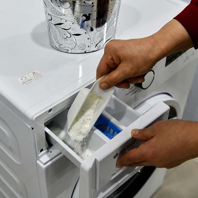 Ankara Büyükşehir Belediyesi, öğrenciler başta olmak üzere engelli ve yaşlı vatandaşların ücretsiz yararlanması için 4'üncü Giysi ve Yıkama Merkezi’ni Osmanlı İş Merkezi’nde hizmete açtı.