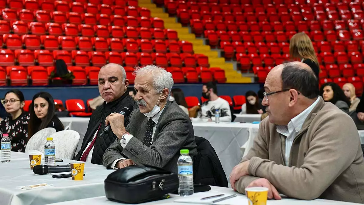 Ankara büyükşehir belediyesi ile gazi üniversitesi, başkent’te bir ilke imza atarak “ankara ürün tasarım çalıştayı”na ev sahipliği yaptı.