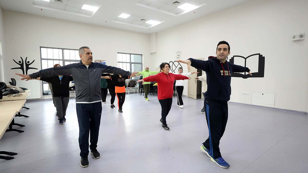 İkinci Baharlarda halk oyunları eğitimi