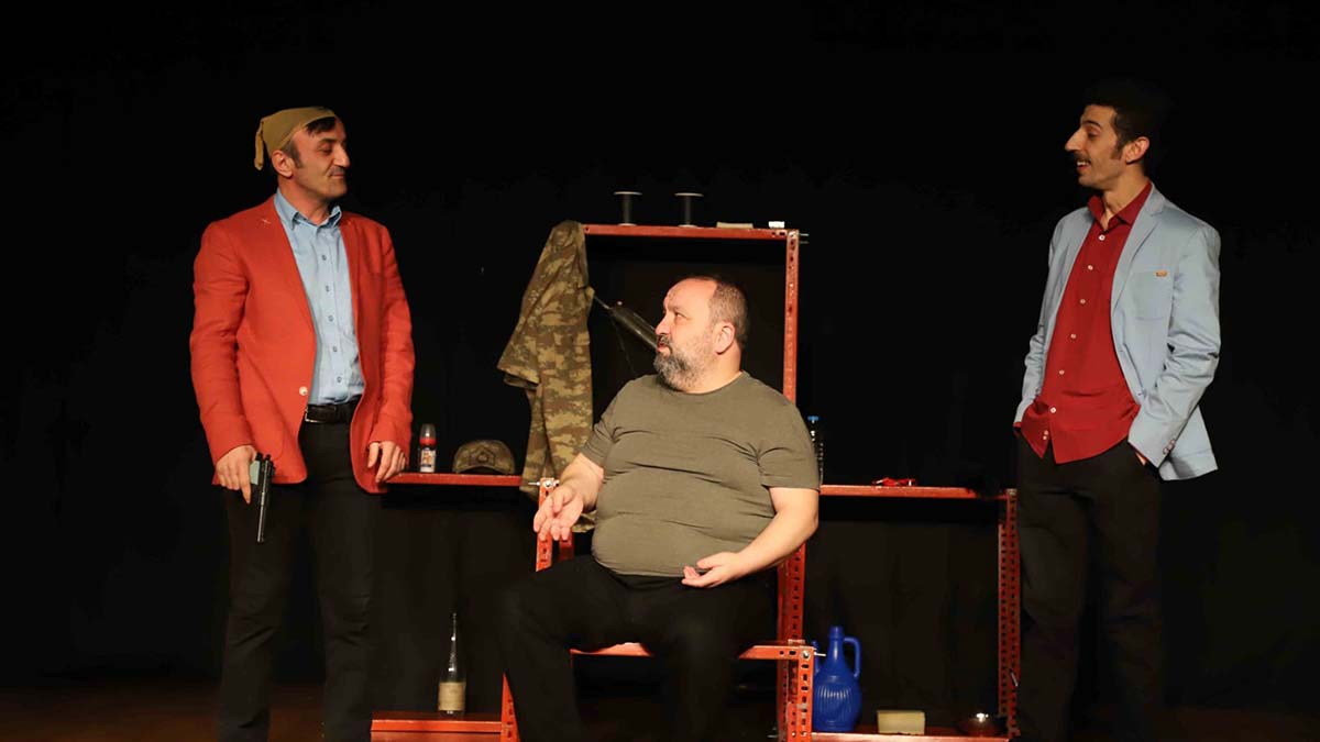 İyi Kötü Çirkin tiyatro oyunu sahnelendi