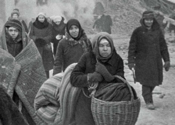 Bana savaşı anlat anne