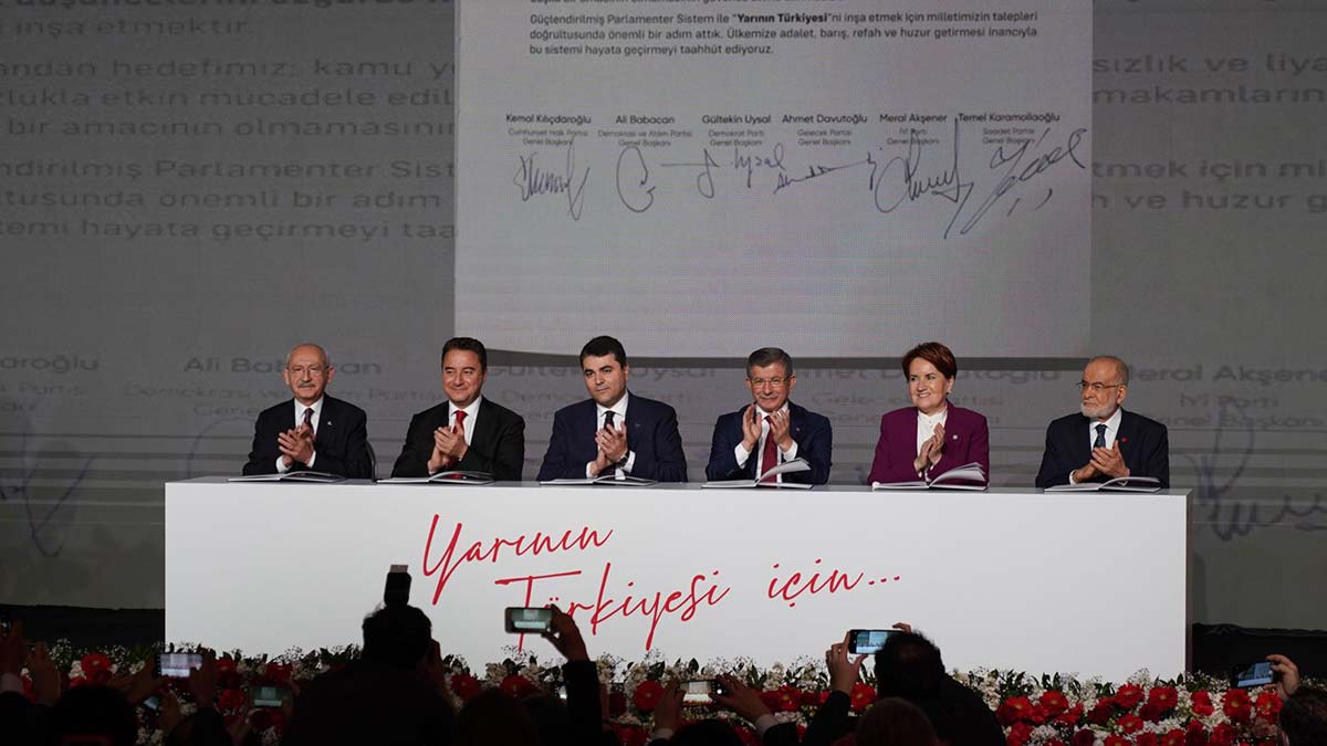 Yarının Türkiye'si için Güçlendirilmiş Parlamenter Sistem Sunum ve İmza Töreni için 6 parti lideri bir araya geldi.