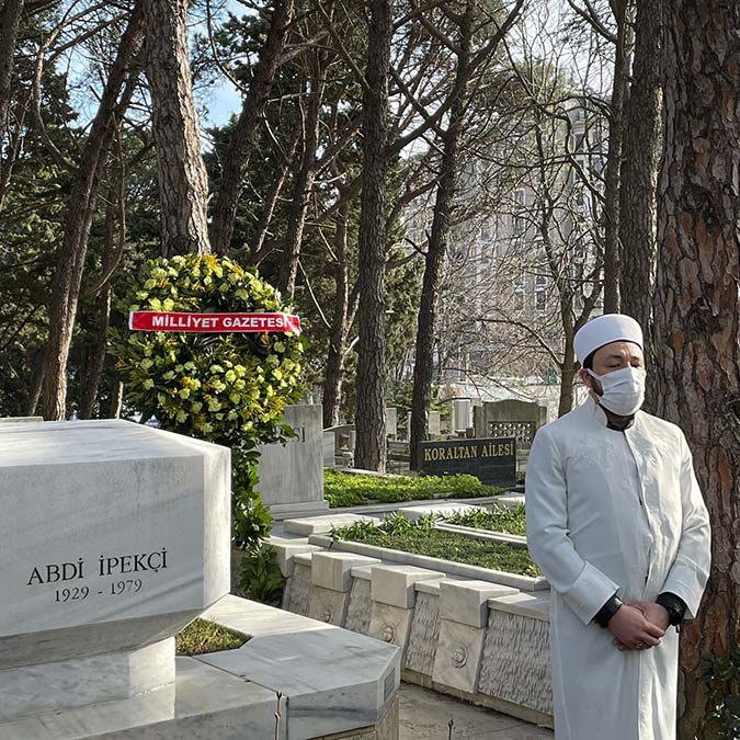 Abdi İpekçi kabri başında anıldı