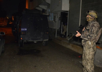 Adana'da terör örgütü operasyonu; 6 gözaltı
