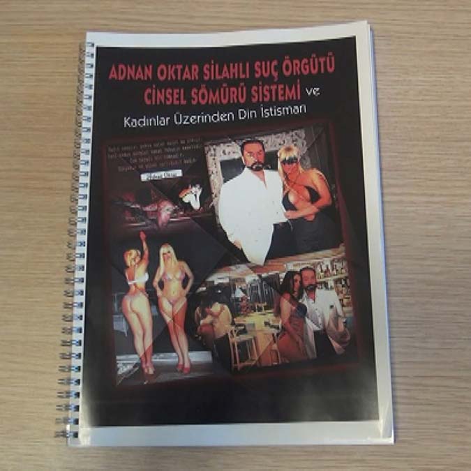 "Adnan Oktar Silahlı Suç Örgütü'ne" kitapçıklı yanıt