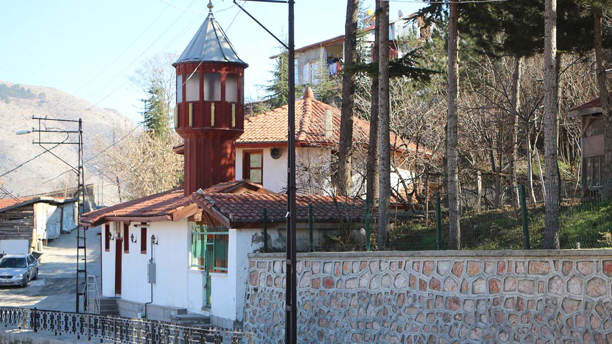 Ahi Paşa Camii 7 asırdır korunuyor