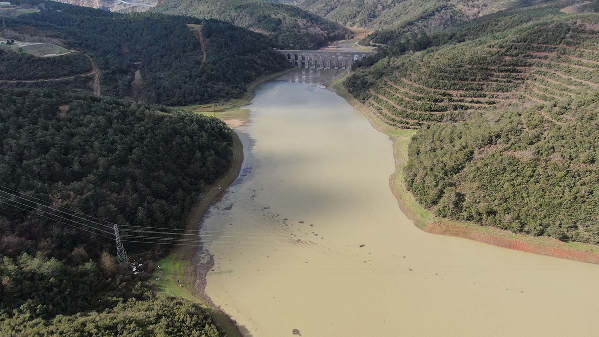 Alibeyköy Barajı'nda suyun rengi değişti