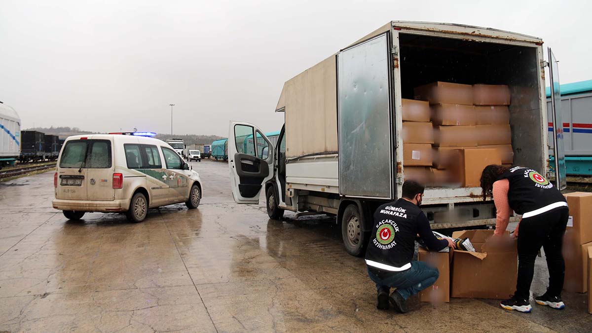 Ankara'da 2 ton 330 kilo kaçak tütün ele geçirildi