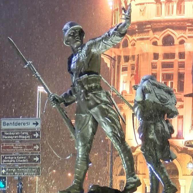 Başkent'te kar yağışı etkili oldu