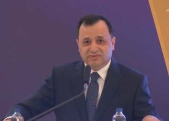 Anayasa Mahkemesi Başkanı Zühtü Arslan, "AYM AİHM'in 47 ülkeden aldığı kadar başvuru alıyor" dedi.