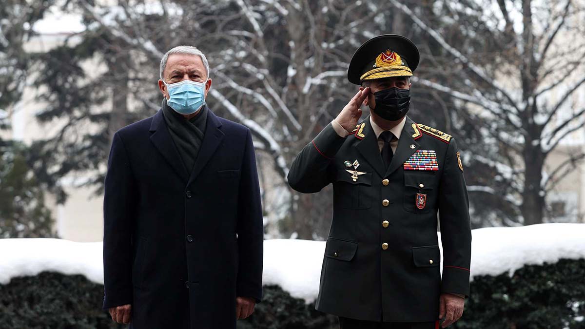 Bakan Akar Zakir Hasanov ile görüştü