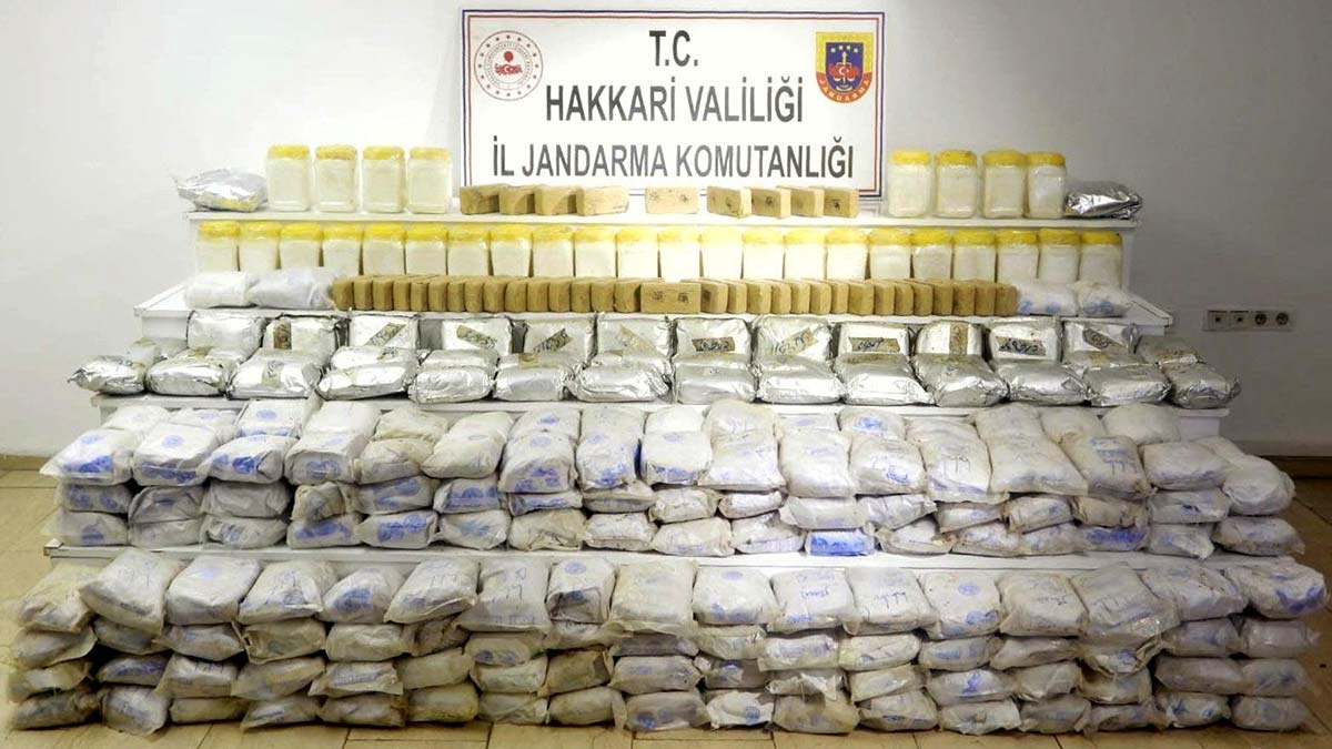 Uyuşturucu operasyonunda 250 kilo eroin ele geçirildi
