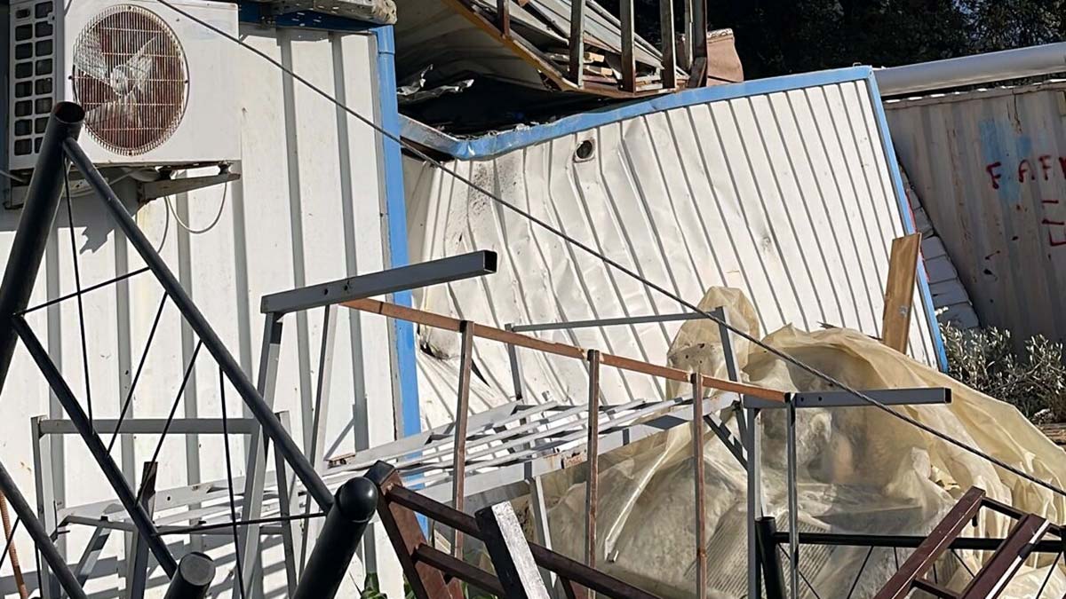 Hortum nedeniyle elektrik telleri koptu