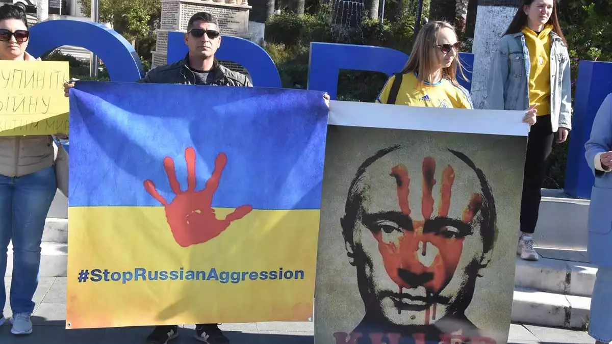Bodrum'da yaşayan ukraynalılardan "rusya" protestosu
