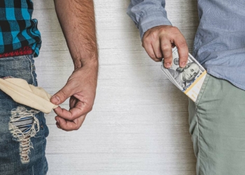 Emek verene ekmek yok, vermeyene Porche çok