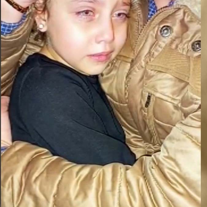 Büyükçekmece'de yol çöktü, 5 yaşındaki İdil çukura düştü