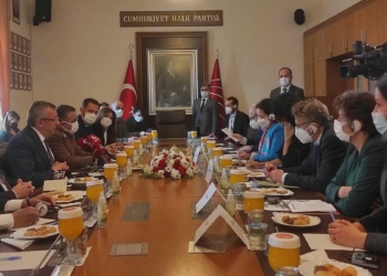 CHP, AP İnsan Hakları Komisyonu üyelerini kabul etti