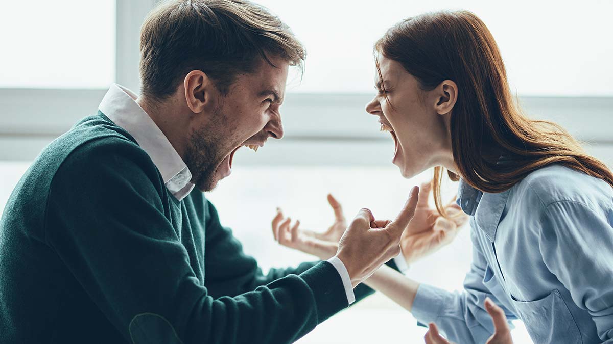 Menfaat düşkünleri sakinlerine