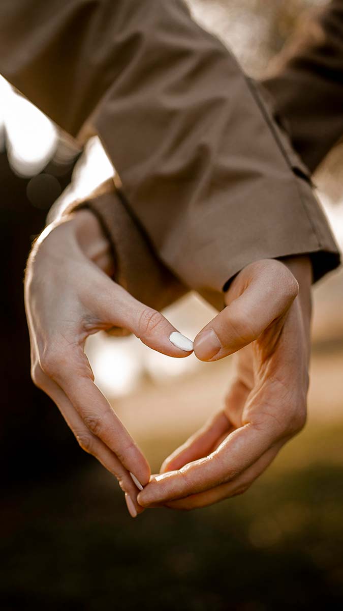 Sende beni sever misin?