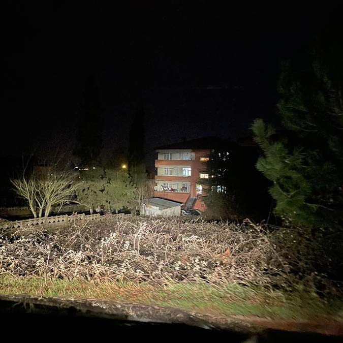 Sakarya'nın Ferizli ilçesinde dini nikahla birlikte yaşadığı M.C.B. (23) ile tartışan Damla Kuş'un şüpheli ölümü ile ilgili av tüfeğinin misafir kaldıkları evin sahibi M.C.'ye ait olduğu belirtildi.