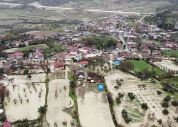 Denizli'de dere taştı