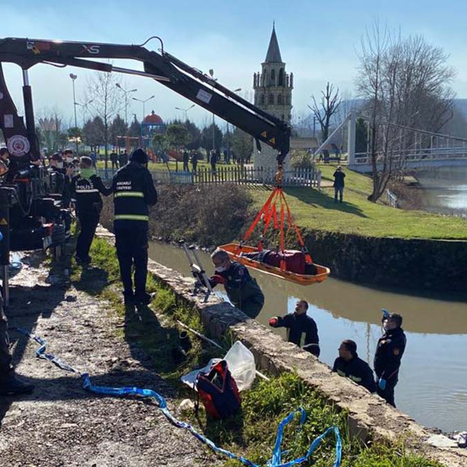 Derede erkek cesedi bulundu