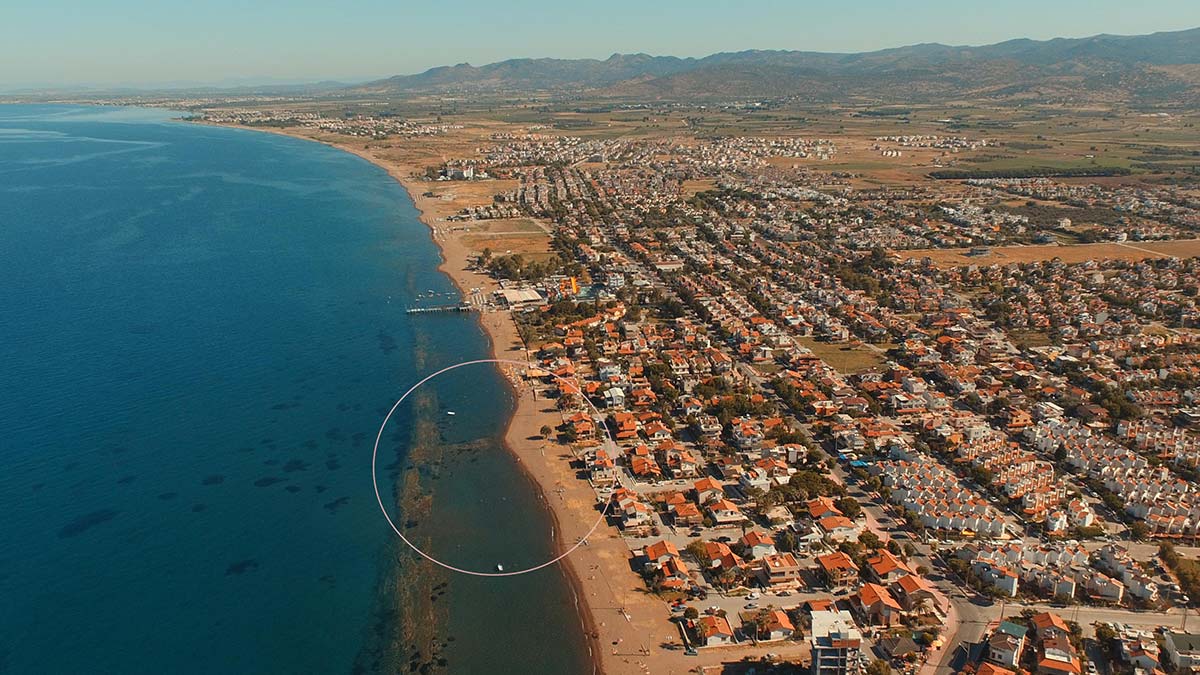 Yüzerken Atarneus Antik Kenti'nin limanını buldu