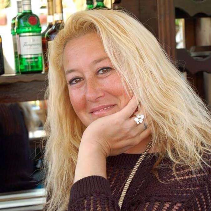 Eski manken Firdevs Alkan evinde ölü bulundu