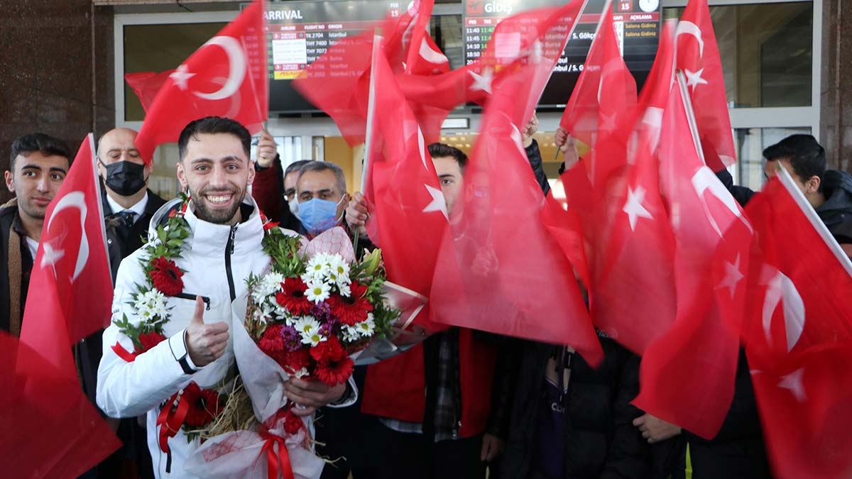 Fatih Arda İpcioğlu memlekete döndü