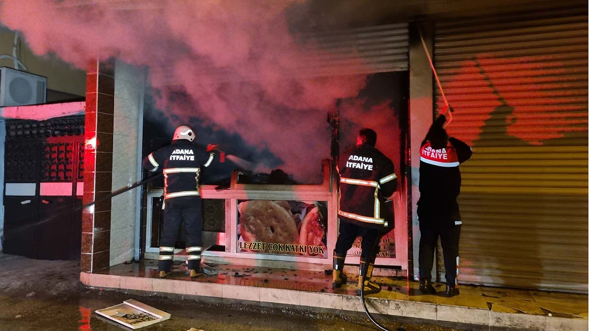 Adana'da fırın yangını maddi hasara neden oldu