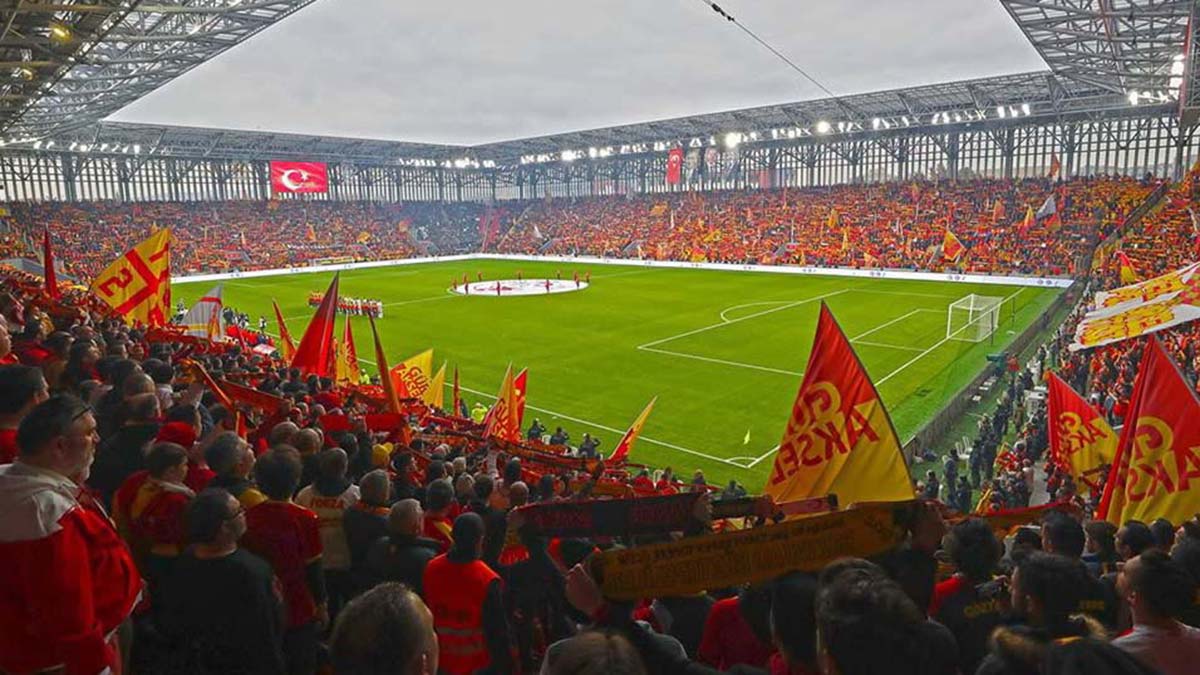 Göztepe'de taraftarlar fark yarattı