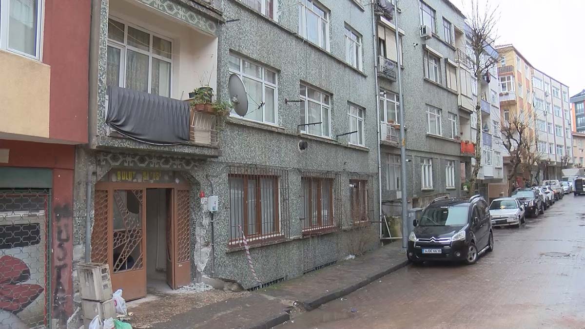 Güngören'de 52 yıllık sitede çökme tehlikesi