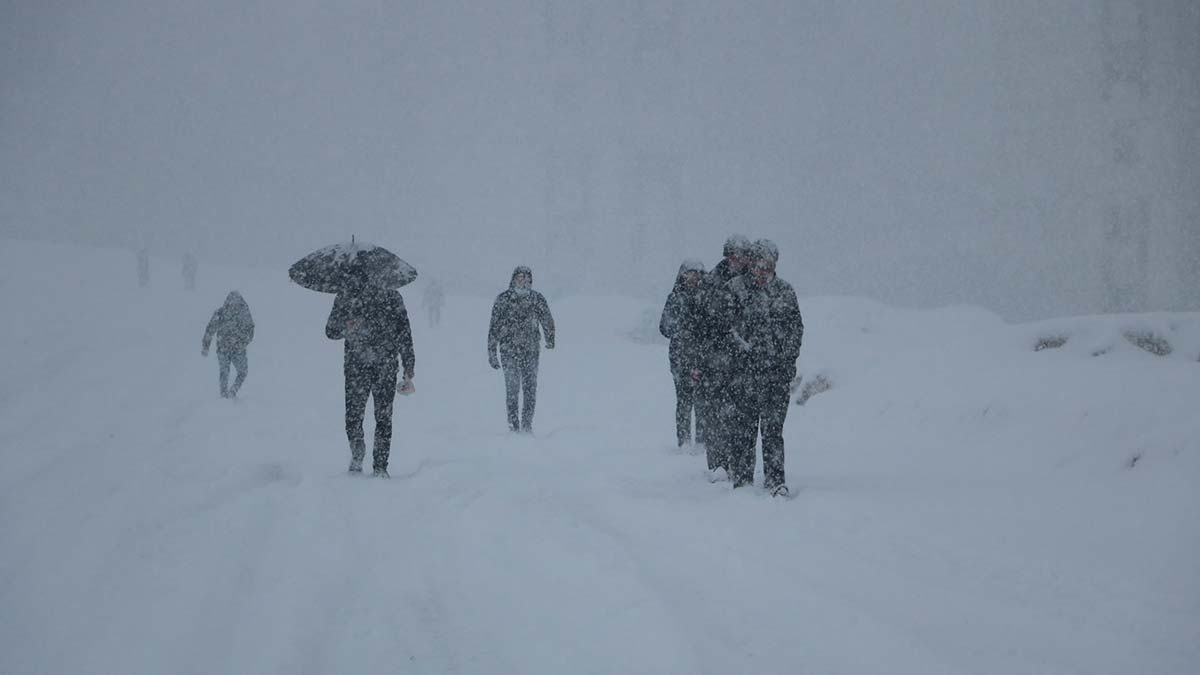 Okullarda eğitime ara verildi