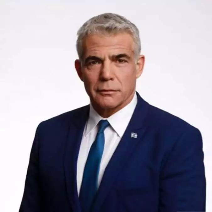 İsrail dışişleri bakanı yair lapid, ukrayna'daki i̇srail vatandaşlarına seslenerek bir savaş çıkması halinde i̇srail'e dönüşün zor olacağını belirtip durum nispeten normalken ukrayna’yı terk etmelerini istedi.