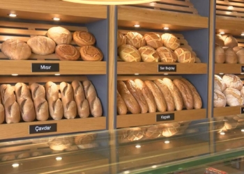 İstanbul'da zamlı ekmek satışı başladı