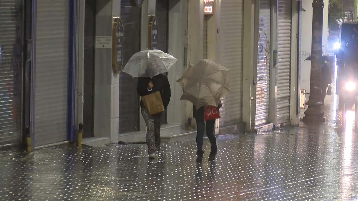 İstanbul'da yağmur etkili oluyor